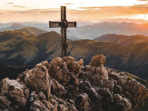Hoch hinaus auf die schönsten Aussichtspunkte Hoch hinaus auf die schönsten Aussichtspunkte