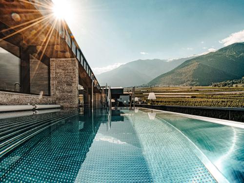 Relax, take it easy! Relax, take it easy!