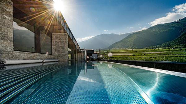 Infinity Whirlpool Sky Spa