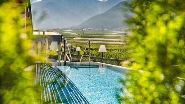 Infinity Whirlpool Sky Spa