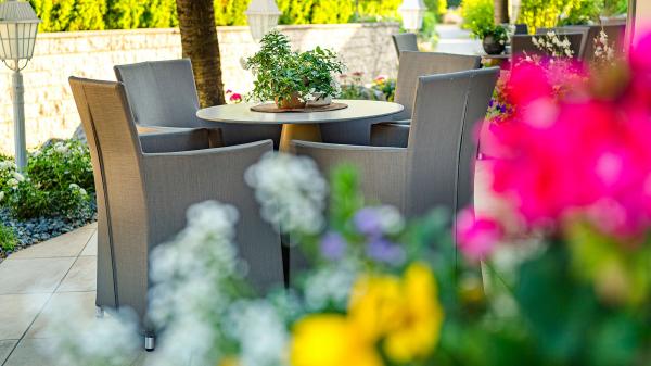 Kleine "Bar-Terrasse"
