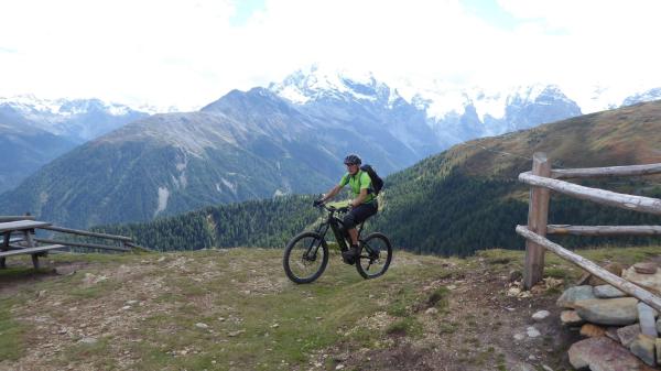 Tibet Trail biking over 3000