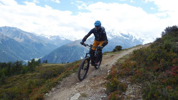 Tibet Trail biking over 3000