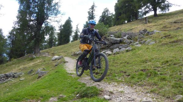 Tibet Trail biking over 3000