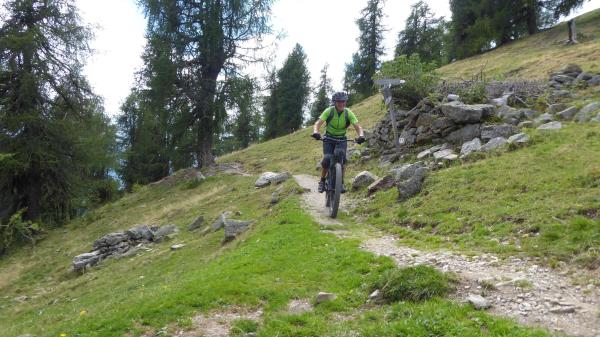 Tibet Trail biking over 3000