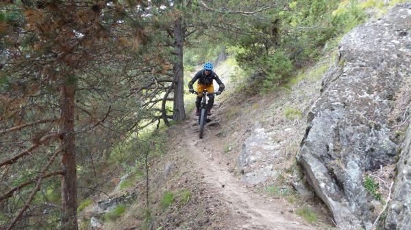 Tibet Trail biking over 3000