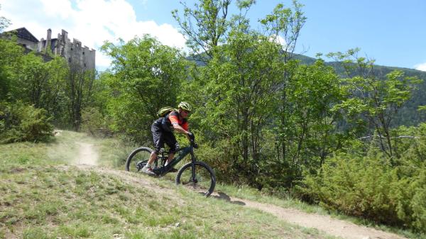 Und wieder zwei begeisterte Biker auf dem E-MTB