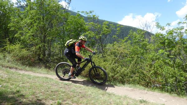Und wieder zwei begeisterte Biker auf dem E-MTB