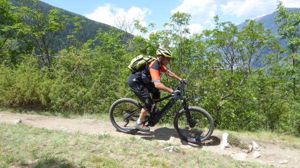 Und wieder zwei begeisterte Biker auf dem E-MTB