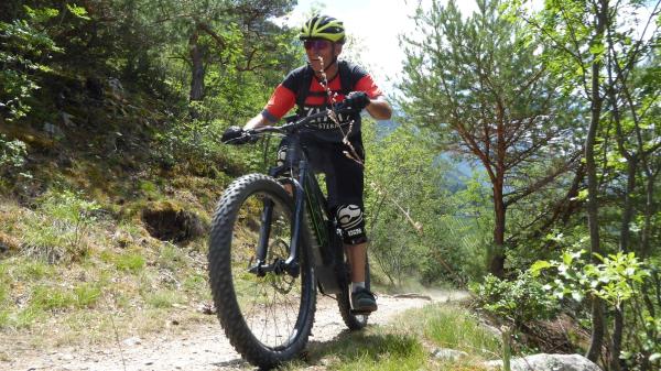 Und wieder zwei begeisterte Biker auf dem E-MTB