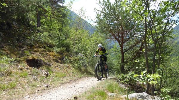 Und wieder zwei begeisterte Biker auf dem E-MTB