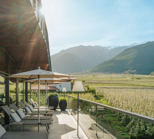 Dein Hotel im Vinschgau mit Pool Dein Hotel im Vinschgau mit Pool