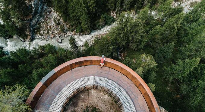 Dein Wanderhotel in Südtirol: Abenteuer in den Bergen Dein Wanderhotel in Südtirol: Abenteuer in den Bergen